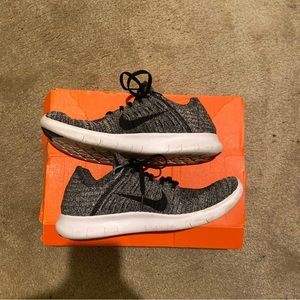 Nike Free Rn Flyknit White Black- SIZE 10